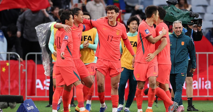 国足2-0爆冷战胜世界杯参赛队库拉索 邵佳一首秀