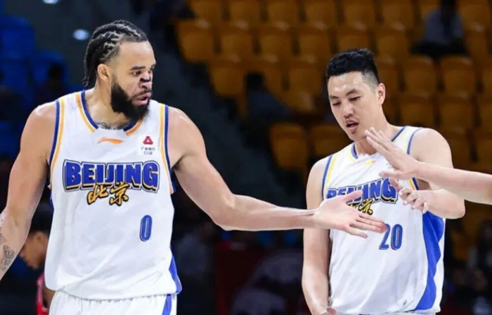 北京男篮惨败浙江男篮 跌出四强许利民怒斥球队