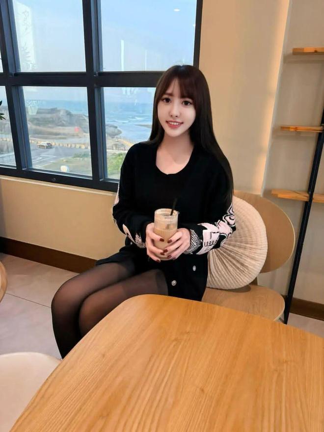 库里率勇士险胜小卡 绿军众将联手助阵