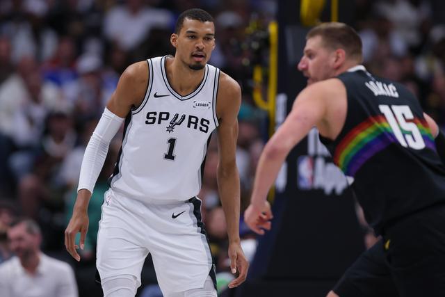 雷霆稳居西部第一 马刺紧追 阿里扎回归助凯尔特