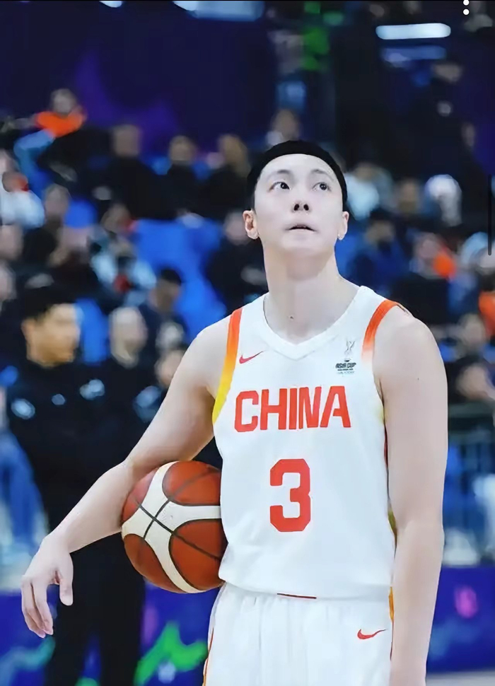 胡明轩假摔争议引判罚尺度讨论
